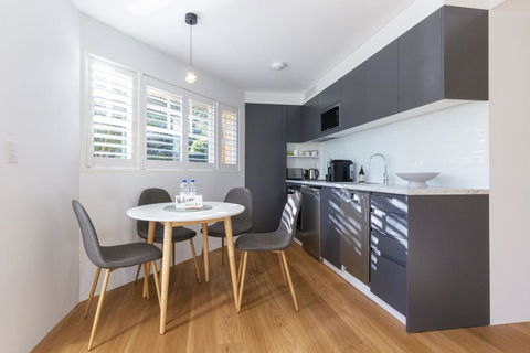 2 BEDROOM BRAND NEW APT // MOMENTS FROM RNSH - Melbourne Tourism 0