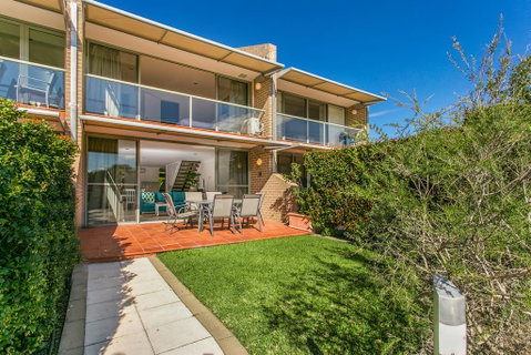 2 James Cook Apartments - Melbourne Tourism 3