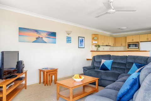 2/80 Cooloola Drive - Comfortable And Cosy Unit Enjoying Ocean Views And Views To Fraser Island - Melbourne Tourism 2