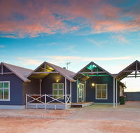 22 Kestrel Place- PRIVATE JETTY - Melbourne Tourism