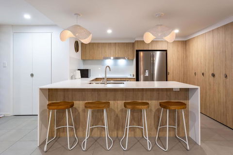 BEACHFRONT BLISS POSITIONED PERFECTLY IN COTTON TREE - Melbourne Tourism 1