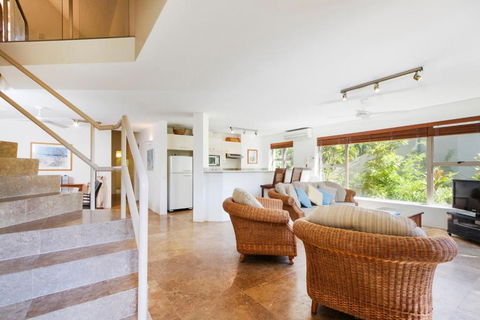 Calm And Comfort At Little Cove - Melbourne Tourism 2