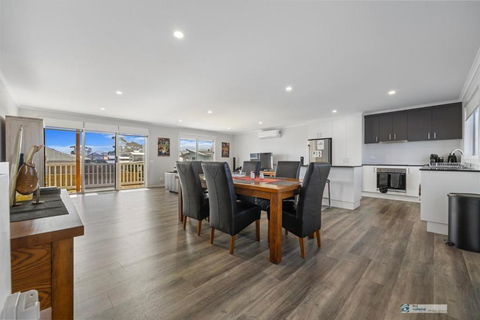 Cadwell Comfort - Melbourne Tourism 3