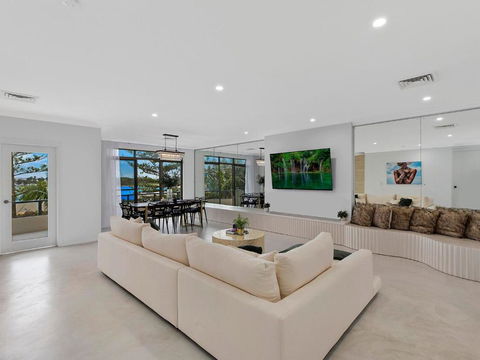 Caesars Palace Penthouse - Melbourne Tourism 1