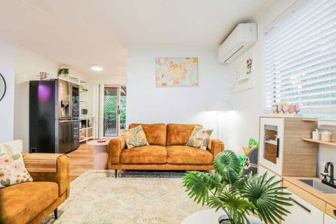 Cake By The Ocean - Family & Pet Friendly House In 1770 - Melbourne Tourism 3