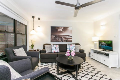 Calinda Sol 2 @ Clarkes Beach - Melbourne Tourism 0