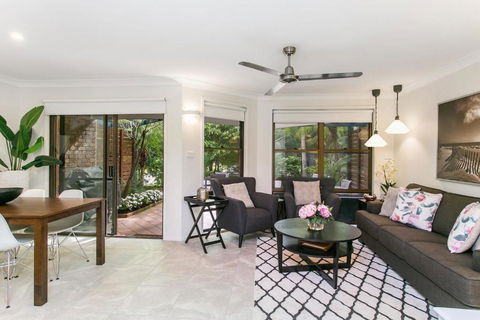 Calinda Sol 2 @ Clarkes Beach - Melbourne Tourism 2