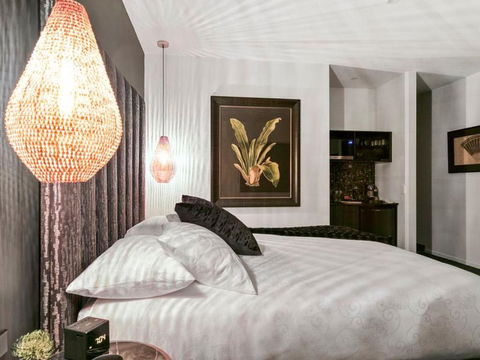 Campania Non Spa Suite - Melbourne Tourism 0