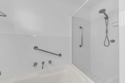 Capri Apartments - Melbourne Tourism 3