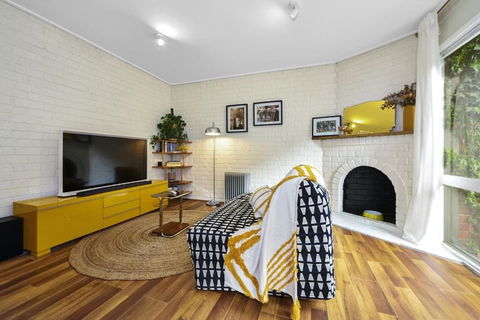 Carlton Dream: Leafy 2bed 2bath Lygon Str Townhouse - Melbourne Tourism 0
