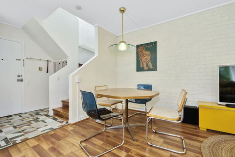 Carlton Dream: Leafy 2bed 2bath Lygon Str Townhouse - Melbourne Tourism 3