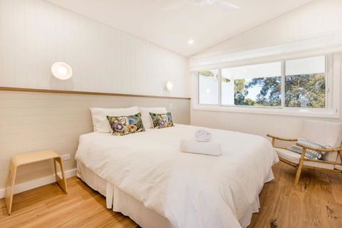 Carramar - Fireplace - Absolute Waterfront - Melbourne Tourism 3