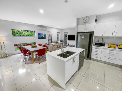 Casa Mia Retreat Luxury Family Home On Buderim - Melbourne Tourism 2