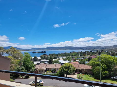 Cascades 15 - Lake Views L Spa Bath L Split Level L Central Location L Wi-Fi L 2BR - Melbourne Tourism 0