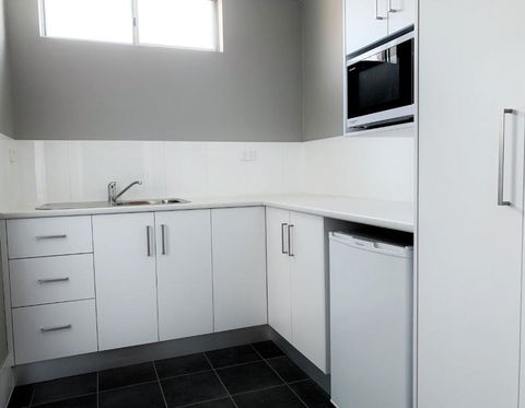 Cascades Motor Inn - Melbourne Tourism 4