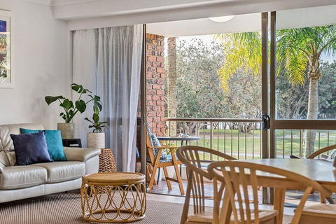 Castaway Opposite Clarkes Beach - Melbourne Tourism 0