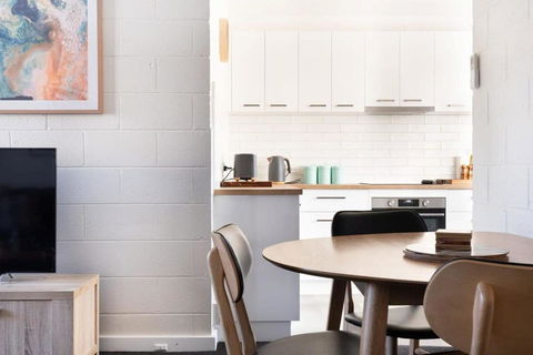 CBD Apartment By The Park: WiFi & Parking - Melbourne Tourism 1