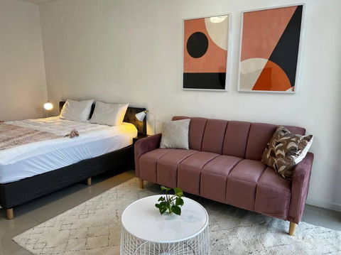 CBD Pink!Studio 1 Bedroom FreeParking - Melbourne Tourism 3