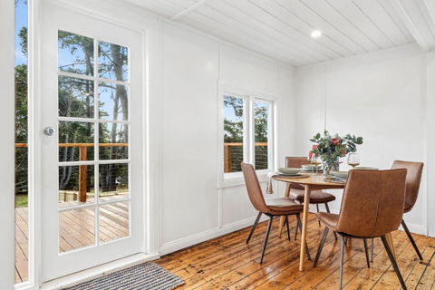 Cedar Cottage - Melbourne Tourism 3