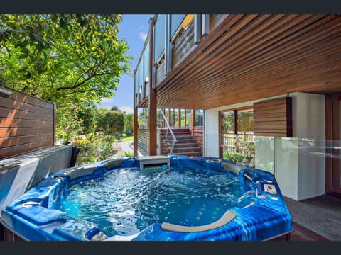 Cedar Views McCrae With Spa - Melbourne Tourism 2