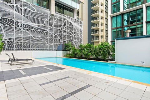 Central 2-Bed Apartment With River Views - Melbourne Tourism 4