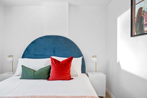 Central Chic Stay - Melbourne Tourism 3