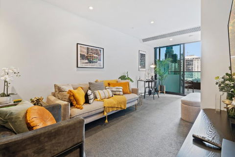 Central Entertainer With Panoramic City Views - Melbourne Tourism 0