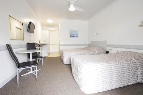 Centre Town Motel - Melbourne Tourism 1