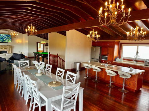 Chandeliers - Melbourne Tourism 1