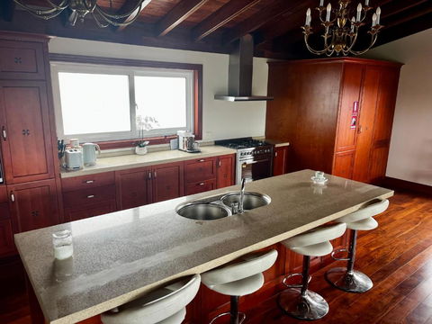 Chandeliers - Melbourne Tourism 3