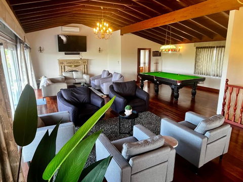 Chandeliers - Melbourne Tourism 0