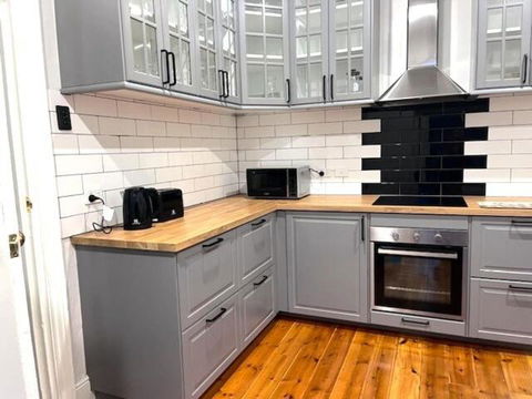 Character 1880s Renovated Cottage - Quiet Location - Melbourne Tourism 2