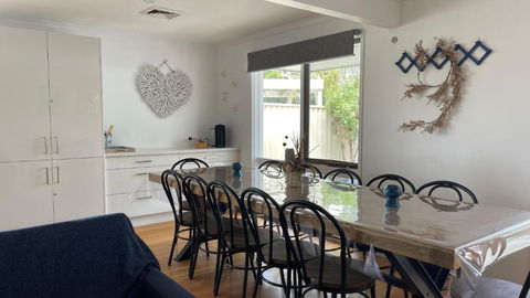 Charming 3Bedroom Family Getaway - Melbourne Tourism 2