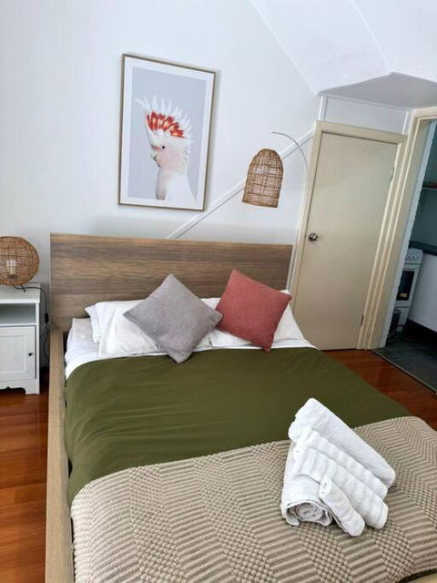 Charming Front Retreat - Melbourne Tourism 4