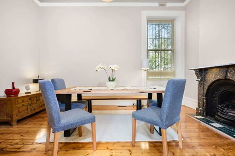 Charming Home In The Heat Of Trendy Fitzroy! - Melbourne Tourism 4