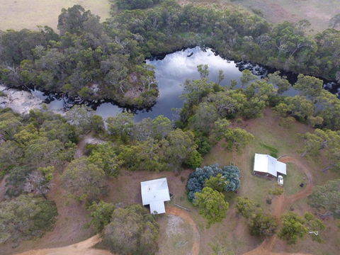 Che Sara Sara Chalets - Melbourne Tourism 1