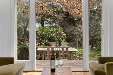 Chelsea Lodge - Melbourne Tourism 1