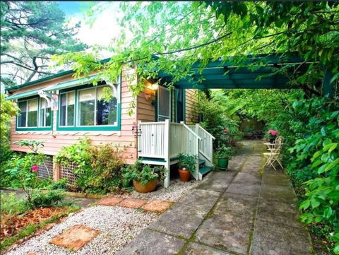 Cherry Tree Cottage - Melbourne Tourism 0