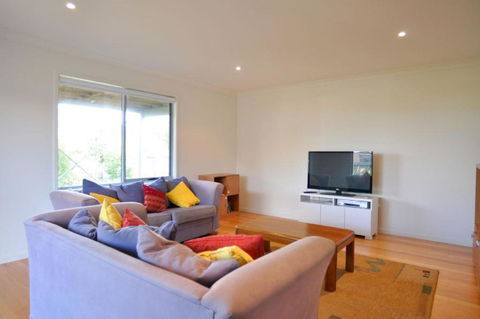 Chiaro Villa - Surf Side - Melbourne Tourism 2