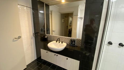 Chic 1-bedroom Apartment In Melbourne CBD - Melbourne Tourism 3