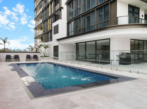 Chic 2BR Apt With Pool Access Close To Parramatta - Melbourne Tourism 1