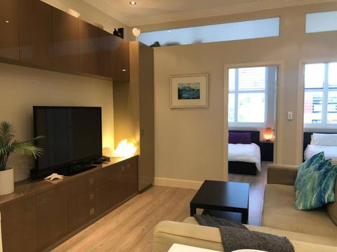 Chic Apartment Near Sydney Harbour - Melbourne Tourism 2