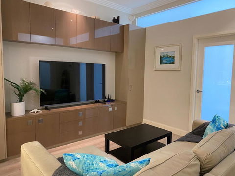 Chic Apartment Near Sydney Harbour - Melbourne Tourism 0