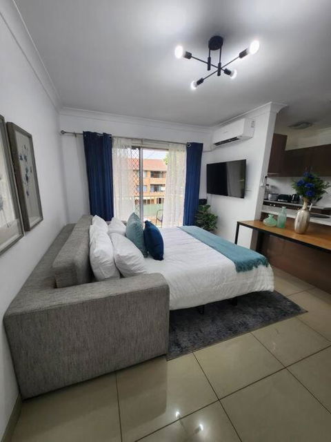 Chic Boutique 2BR Apt Walk To Station W/ Parking - Melbourne Tourism 3