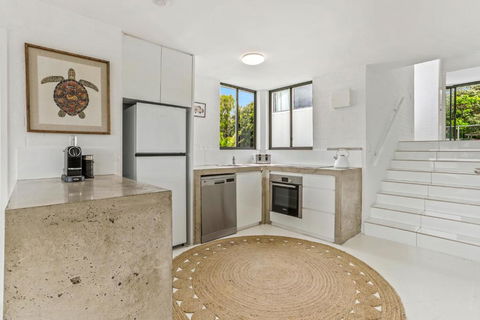 Chic Seaside Penthouse, Sunrise Beach - Melbourne Tourism 2