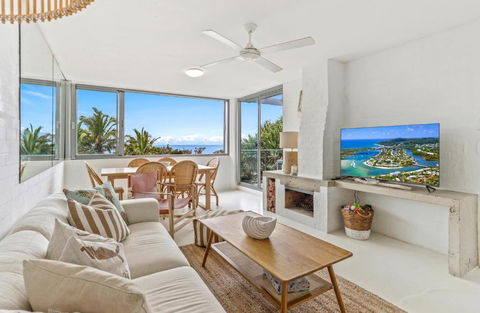 Chic Seaside Penthouse, Sunrise Beach - Melbourne Tourism 0