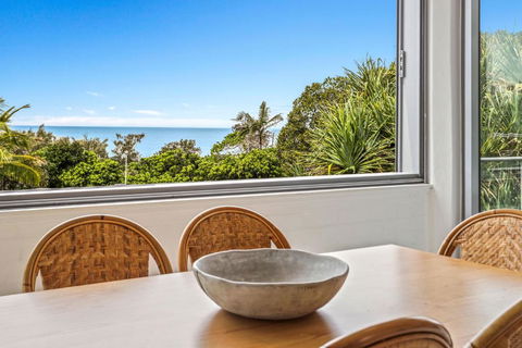 Chic Seaside Penthouse, Sunrise Beach - Melbourne Tourism 3