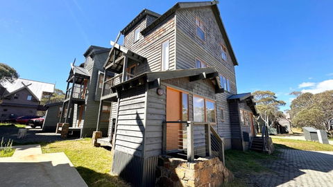 Cipressa - Melbourne Tourism 0