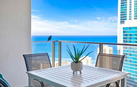 Circle On Cavill 2 Bedroom 2 Bathroom Ocean And River Veiw - Melbourne Tourism 1