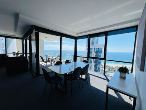 Circle On Cavill 2 Bedroom 2 Bathroom Ocean And River Veiw - Melbourne Tourism 2